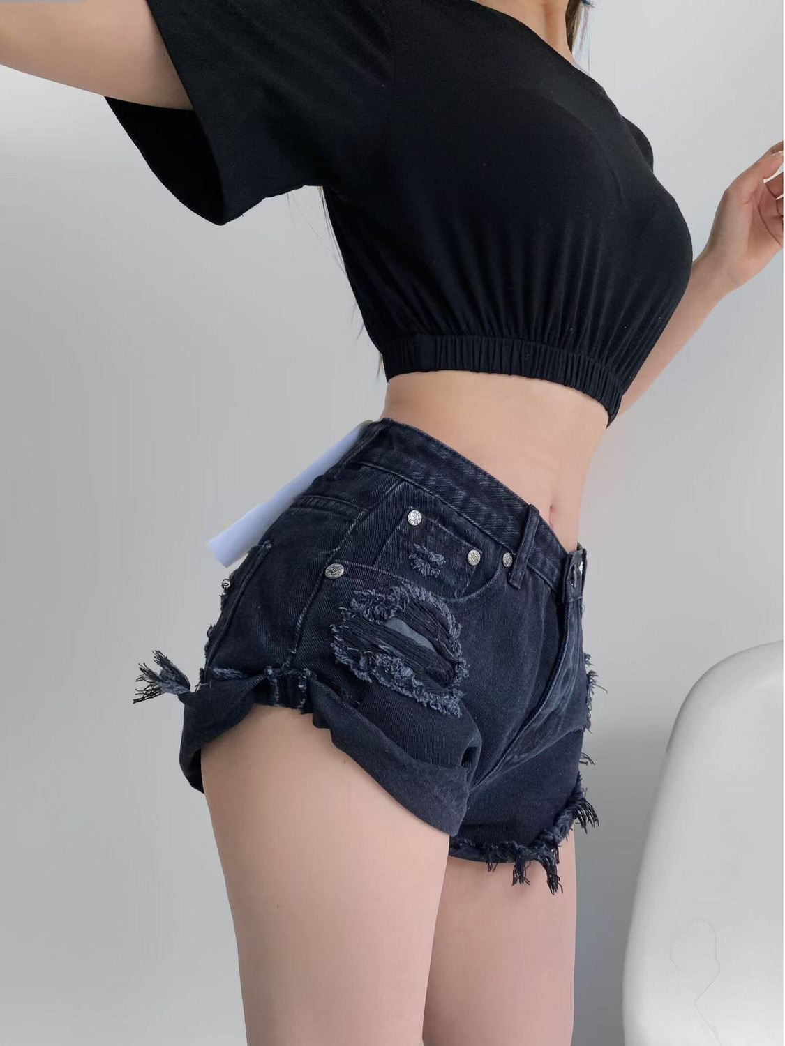 Женские джинсовые шорты с низк – обзор и цена Shorts Denim Frayed